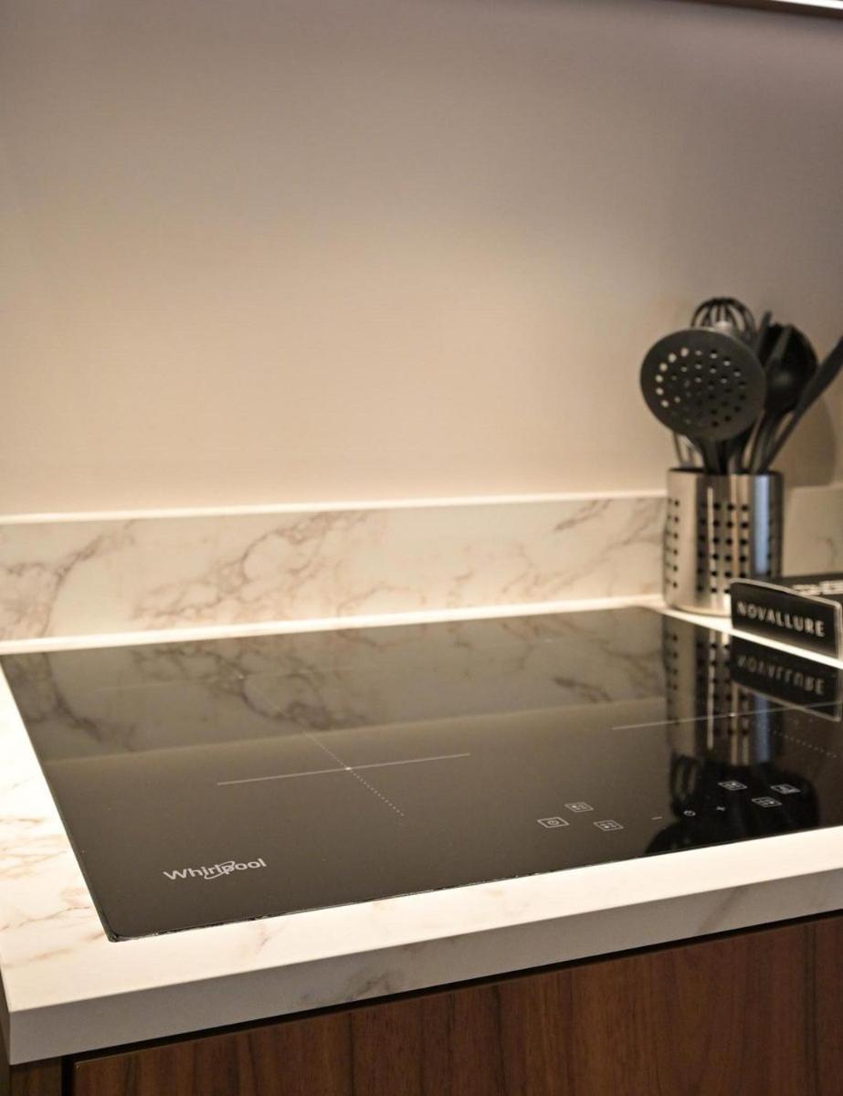 Novallure Downtown - Short Stay Apartments Haag Pokoj fotografie